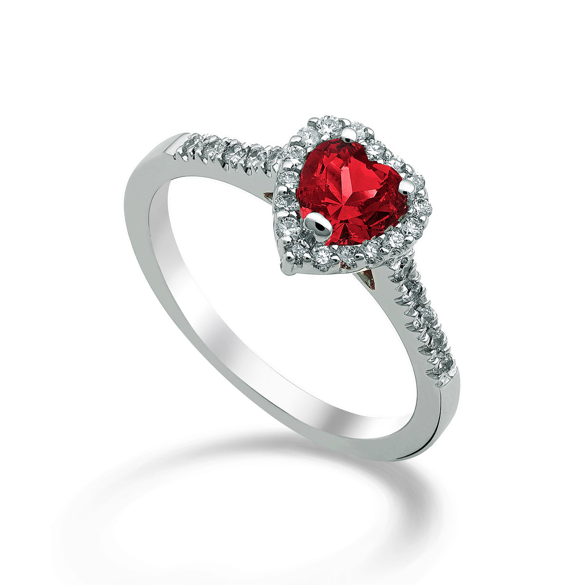 anello con diamante a cuore
